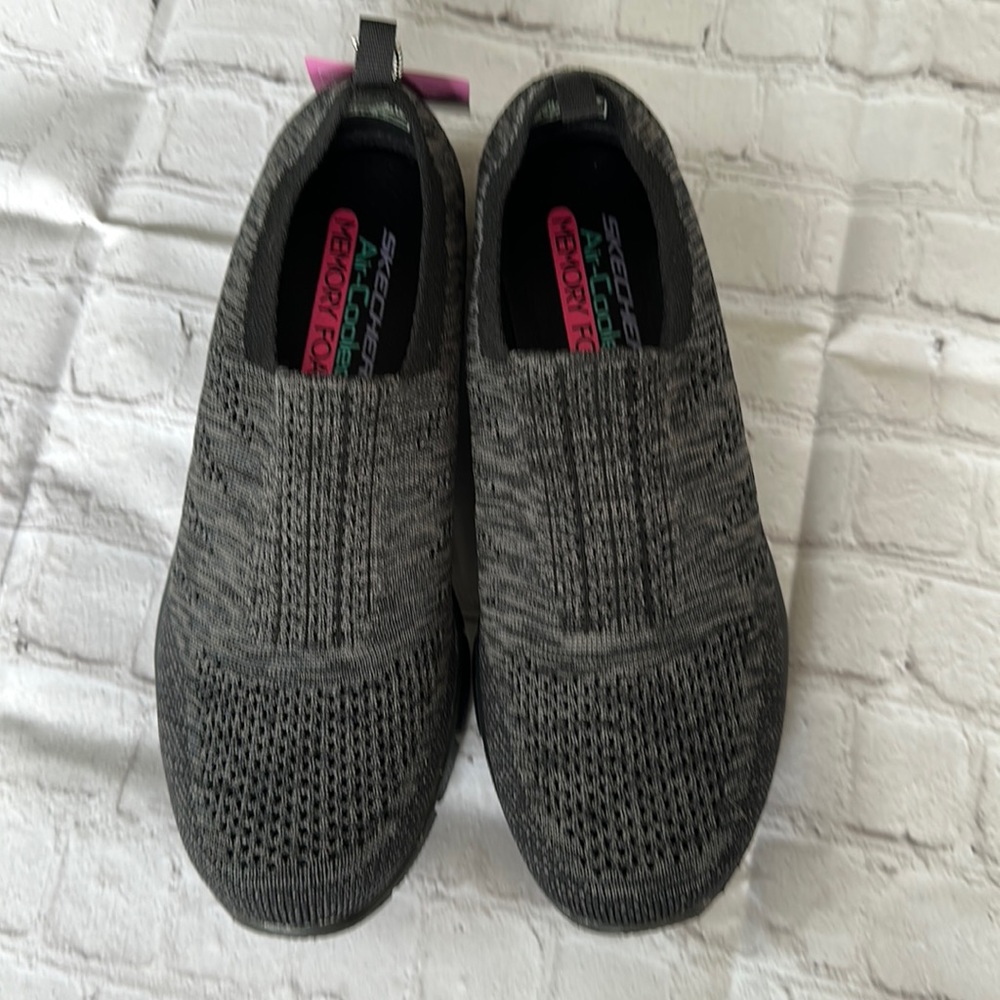 Sketchers “Air-cooled” Memory Foam sneakers || Women’s Size 7.5